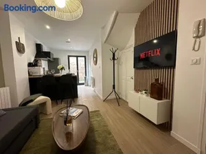 Image of IMMEUBLE ST-PIERRE - GARE 10min - HORTILLONNAGES 5min - WIFI - TV HD