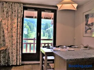 Image of Charmant duplex 3 pièces avec mezzanine, 6 couchages, au pied des pistes, balcon sud - Risoul 1850 - FR-1-330-502