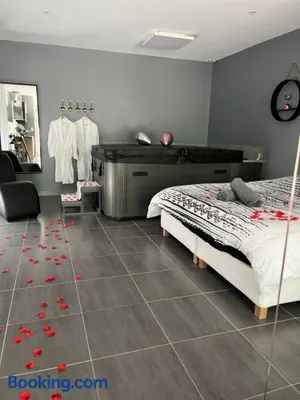 Image of Love Room - La Parenthèse