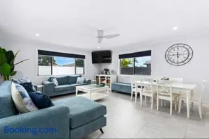 Image of Pet Friendly Beach House with pool - Sleeps 10