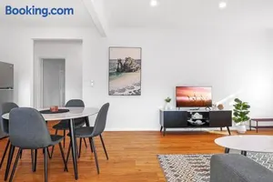 Image of Nth Central 3BR - Split Systems throughout & Wifi