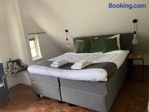 Image of Bed and Breakfast Goes