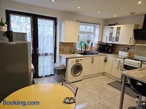 Image of Monyhull Homestay - near City centre Kingsheath NIA NEC BHX