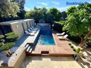 Image of House Avenue