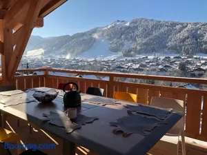 Image of Résidence Julianna , trajets remontées mécaniques , livraison viennoiseries, piscine couverte