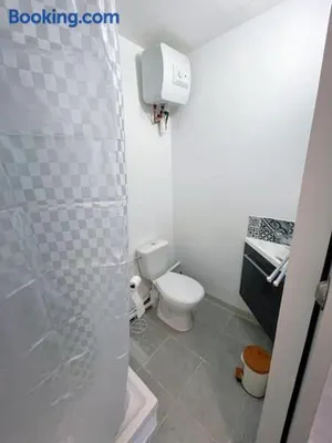 Image of Mini studio 10m2 central & clim Idéal pour une escale à Béziers