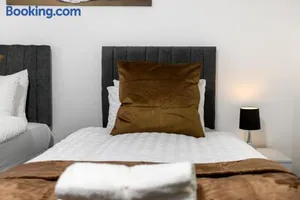 Image of Roomy 3 bedroom house, 2 baths