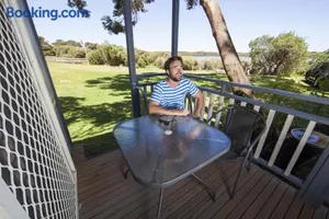 Image of Lakeside Tourist Park
