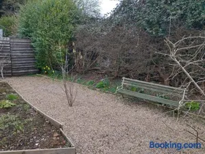 Image of South Wales Yurt-Cosy, log burner & private garden