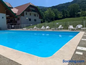 Image of Petit cocon entre lac, golf et montagne, proche d'Annecy