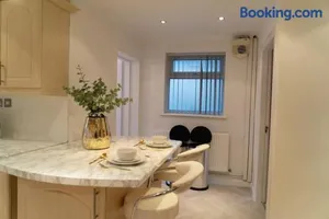 Image of Solihull 5 Bed Home near NEC/Bham airport/JLR/HS2