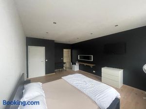 Image of Room of Tournai 3