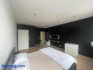 Image of Room of Tournai 3