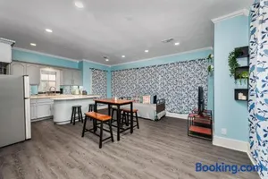 Image of Spacious 1-BR Midtown Houston Apt with King Bed & Free Parking