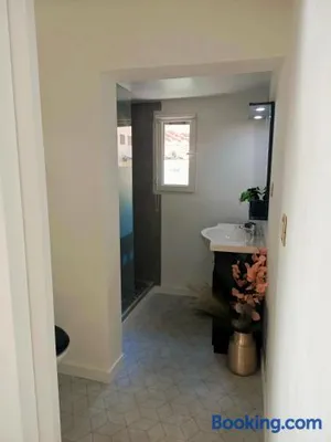Image of MARTIGUES Adorable petite guest house
