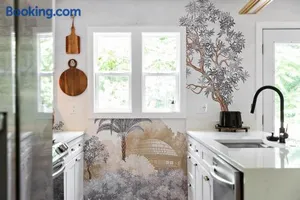 Image of Charming Family Home Sleeps 8 near DC, Historic Old Town VA, & National Harbor
