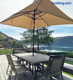 Image of Columbia River Gorge Cabin with Gorgeous View!