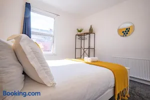 Image of STAYZED E - NG7 Free WiFi, Parking, Stylish House Near City Centre - Great For Tourists, Families, Contractors & Long Stays
