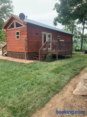 Image of Cabin on Gold Mine Hill