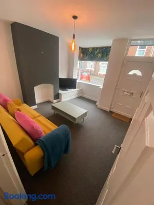 Image of SkylinesAirbnb