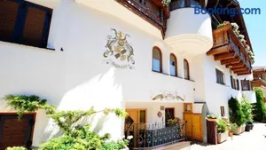 Image of Summit Residence