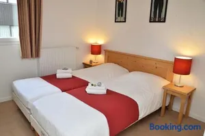 Image of Résidence Les Pleiades - Appartement spacieux · Centre station · Balcon · Parking couvert MAE-7356