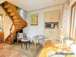 Image of Gîte rénové au bord de la Sarthe, calme et parking privé - FR-1-410-460