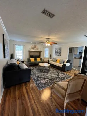 Image of Family-Only Home Quiet & Peaceful Neighborhood