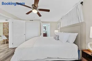Image of Prime Tampa Loc Near Ybor City 2King Beds 6TVs