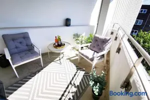 Image of HH 04 by ROCKCHAIR - SUPERHOST Status - Modernes Apartment mit sonnigem Balkon & premium Boxspringbetten in Winterhude - Hamburg Top Geheimtipp