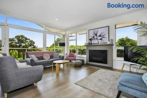 Image of 4BR Beachside Home With Theatre