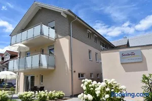 Image of Seebrise mit Musik und Wein