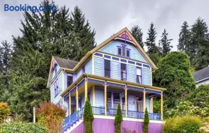 Image of Astoria Painted Lady Historic Apt with River View!