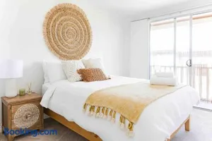 Image of Bright & Cosy 2 Bed, 2 Bath Apartment, With Pool