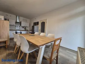 Image of Große Stadtwohnung mit Balkon