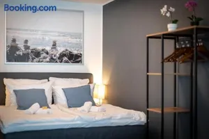 Image of Federnest - Luxus-Studio - Kingsize Boxspringbett - Home-Office mit Monitor und Drucker - 11 Min Hbf