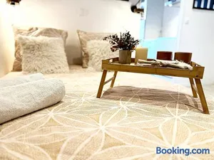 Image of Idéal Couple & Famille - HYPER CENTRE - TRAM - WIFI - PARKING Possible - GARE - leRelaisdOdile24