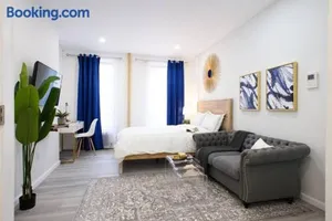 Image of 240-12 BRAND NEW Studio Prime location W&D