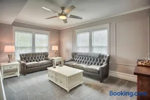 Image of Suites on Seneca - Beautiful 1 Bedroom Apartment
