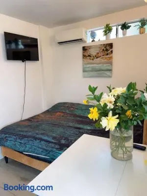 Image of private & Quiet unit D Bed & bath