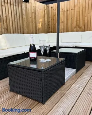 Image of White Oaks Sussex