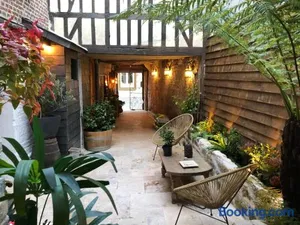 Image of LE PATIO / les suites romantiques du grenier à sel