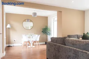 Image of Moncrieff House