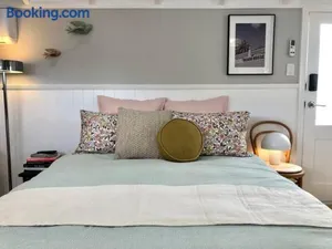 Image of Limeburners Loft Geelong - Walk to CBD Waterfront Hospitals