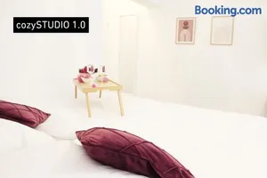 Image of SECRET HIDEAWAYS cozySTUDIO superior Apartments mit WiFi l 450m bis Uni l Messe l Flughafen l Zoo