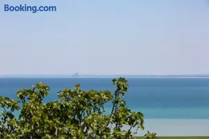 Image of La Metairie-du-Vauhariot - Vue Mer et Mont Saint Michel - Piscine Chauffée - Accès GR34