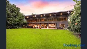 Image of Luxury on Lake Tinaroo Lakefront Living