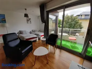 Image of Studio calme rénové parking proche centre et thermes