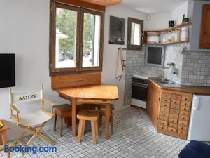 Image of Charmant Appartement au Centre de Pralognan, Proche Téléphérique et Commerces - FR-1-464-132