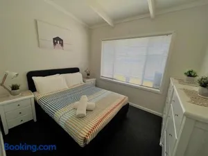 Image of Three Palms Apartments Unit 3